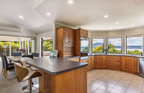Acacia Bay Apartment | Acacia Bay Views - Large Family Home with Stunning Views