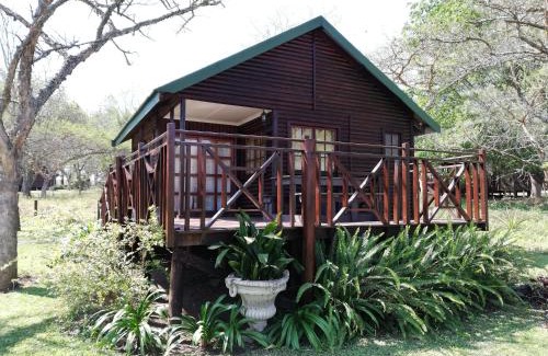 The Msunduzi Cabin | Acacia Bush Lodge