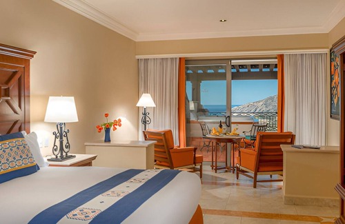 Paraiso Escondido Villa | Access to the multi-million dollar Jack Nicholas 18 hole signature golf course.