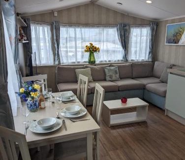 Weymouth Resort | ACCESSIBLE FRIENDLY MODERN Family Caravan Littlesea Haven Weymouth