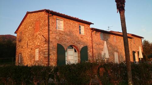 Capannori Apartment | Accogliente alloggio con vista e piscina