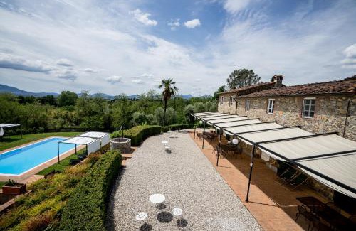 Capannori Apartment | Accogliente alloggio con vista e piscina