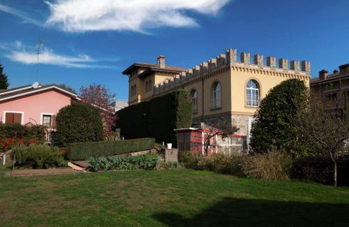 Cesate Hotel | Accomodation Hotel Castello Il Codirosso