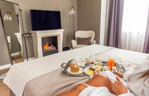 Cesate Hotel | Accomodation Hotel Castello Il Codirosso