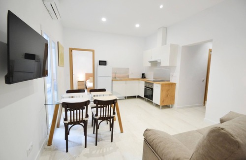 Arxiduc Apartment | Acogedor Apartamento Cerca del Paseo de la Blanquerna