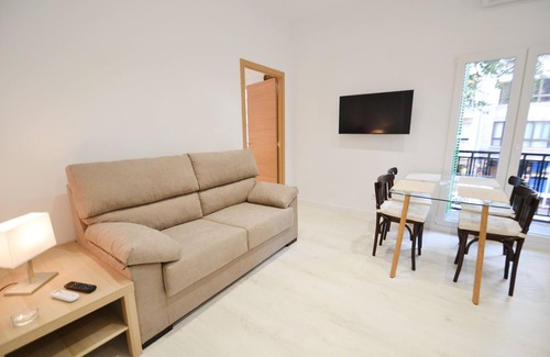 Arxiduc Apartment | Acogedor Apartamento Cerca del Paseo de la Blanquerna