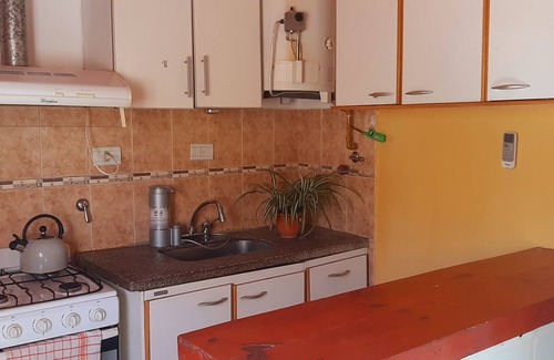 Agrelo Apartment | Acogedor departamento en los caminos del vino, rodeado de viñedos y montañas.