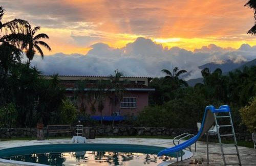 San Diego Hotel | Acogedora Alojamiento en Casa de Montaña