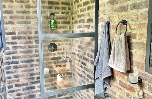 El Penol Cabin | Acogedora Cabaña Romántica con Hermosa Vista, Entre El Peñol y Guatapé