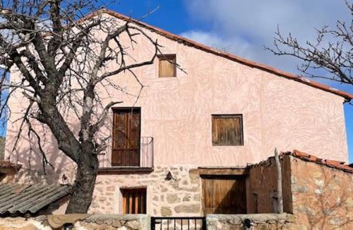 Albarracin House | Acogedora casa con patio-parking