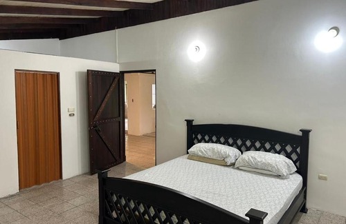 Guacimo House | Acogedora Casa de Campo Familiar