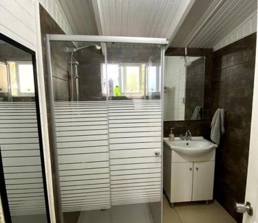 Los Angeles House | Acogedora casa de huéspedes, climatizada.