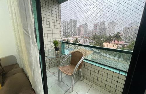 Canto do Forte Apartment | Aconchego no Canto do Forte - Ar Condicionados - Tvs Grandes - Wi-fi e Estacionamento Incluso!