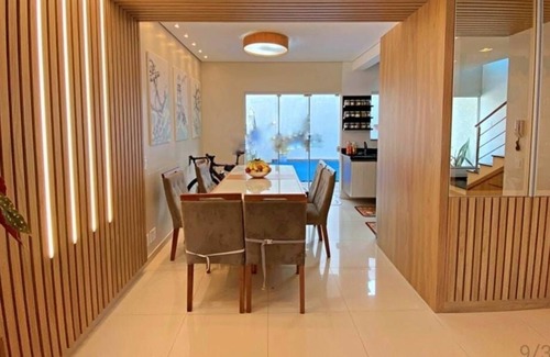 Alexandra House | Aconchego Para Famílias, na Quadra do Mar. Churrasqueira e Piscina Privativos