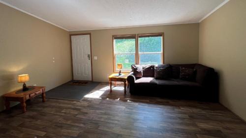 Logan House | Acorn Acres Cabins Whitetail Run Cottage