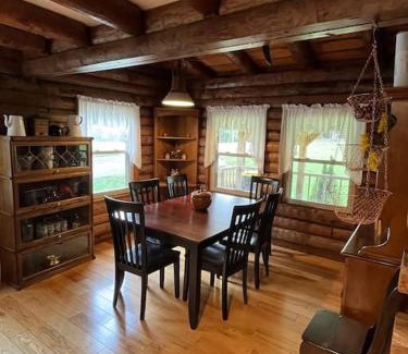 Bloomington House | Acorn Resort a Unique Retreat Cabin, 13 acres land