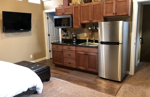 Leavenworth Apartment | Acorn Studio has amenities galore! MAX 4 PEOPLE