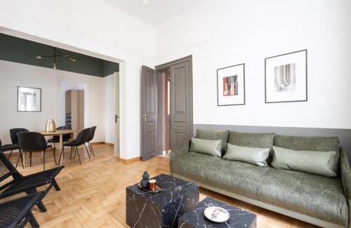 Koukaki Apartment | Acropolis View Rooftop Garden & Jacuzzi