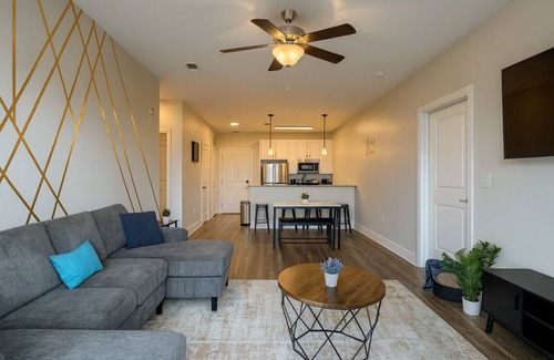 Glen Iris Apartment | 🎓Across from UAB | Spacious 2BR Retreat 2nd