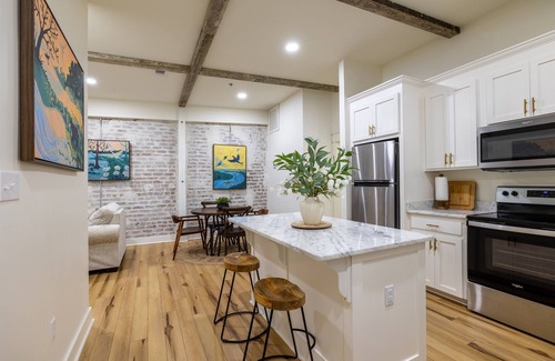 Laurel Apartment | Adam Trest Suite, Laurel, Coffee Bar, Walkable