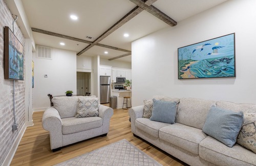 Laurel Apartment | Adam Trest Suite, Laurel, Coffee Bar, Walkable