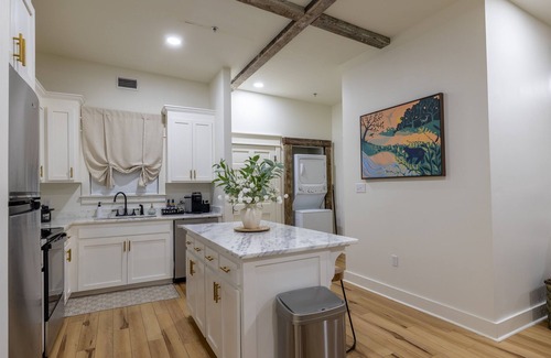 Laurel Apartment | Adam Trest Suite, Laurel, Coffee Bar, Walkable