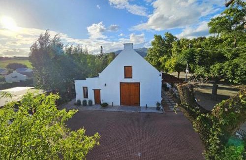 Robertson House | Adderley House Guest Accommodation