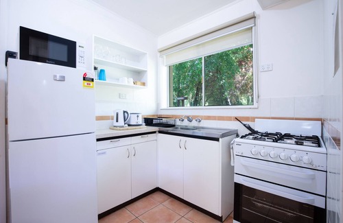 Bright Hotel | Adina Lodge Holiday Units