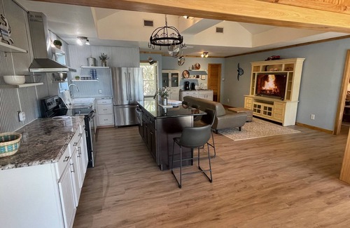 St. Marys House | Admirals Lookout, Luxury 3 Suite waterfront home with deep water boat dock