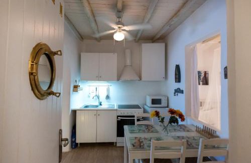 Agios Ioannis House | Admiralty House