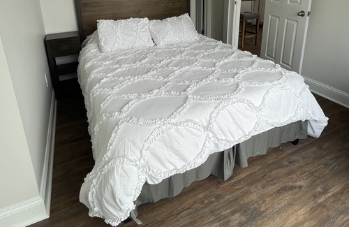 Arnold Apartment | Adorable 1 BR with private entrance and gorgeous water views!