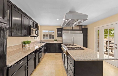 Lancaster House | Adorable 3bedroom 2+ acres ranch with farm animals