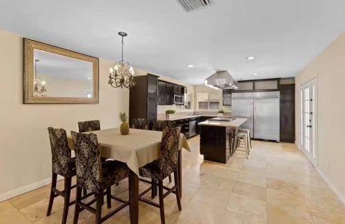 Lancaster House | Adorable 3bedroom 2+ acres ranch with farm animals