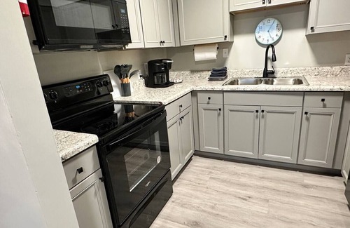 Jasper Apartment | Adorable Boho Style 2/1 Apt