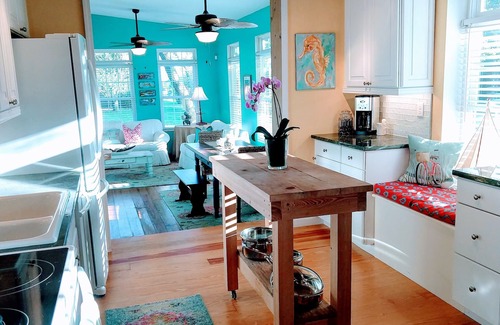 Yaupon Beach Cottage | Adorable Cottage By the Sea - Ocean View - 1/2 Block Walk to Beach - Fenced Yard