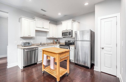 Durham House | Adorable home in fantastic location near restaurants and Duke!