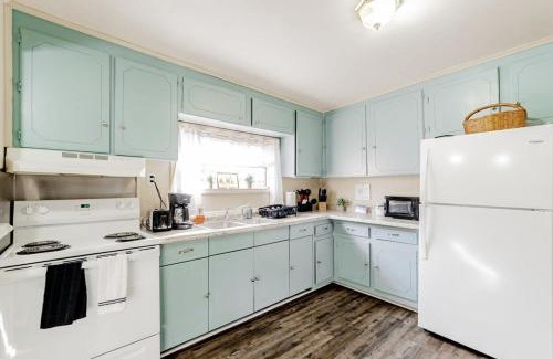 Columbia House | Adorable on Taylor-15 mins to Downtown- Front Unit