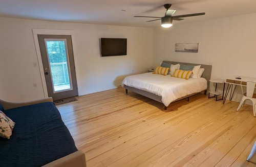 Riverland Terrace Apartment | Adorable Studio Apartment with Patio