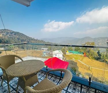 Kaul Apartment | Advaya Stays Luxury 1BHK Villa- The Sunrise Studio