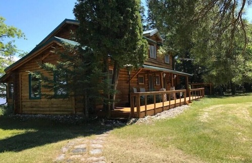 Lac du Bonnet Cabin | Adventurers Waterfront Nature Escape
