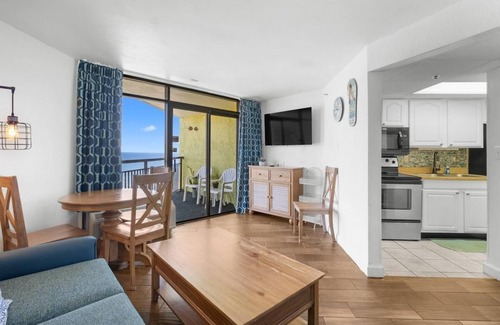 Myrtle Beach Hotel | Adventures at the Beach: Free Breakfast 12th Flr