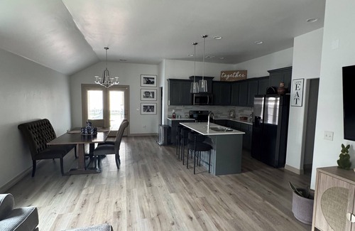 Wheatland House | Aesthetic 2-bedroom shared house Yukon-Mustang