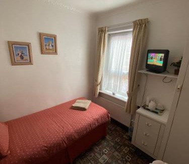 Cleethorpes House | Affordable and Comfortable Guest House by Sea