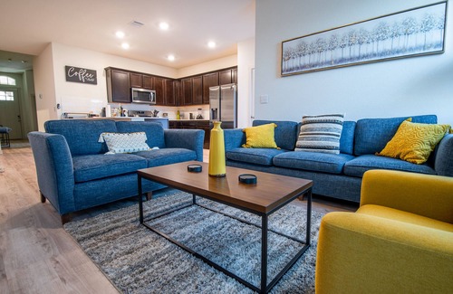 Manor House | Affordable Attractive Home Mins from Austin + Q2 Stadium