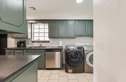 Oklahoma City House | Affordable Comfort w/Garage Parking