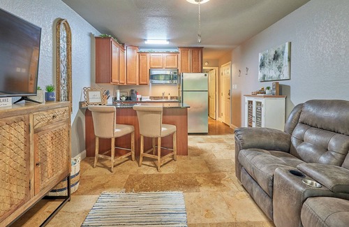 Mid America Condo | AFFORDABLE, RELAXING and LAKEFRONT! Stay on Lake Hamilton in Hot Springs!