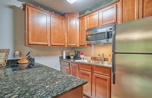 Mid America Condo | AFFORDABLE, RELAXING and LAKEFRONT! Stay on Lake Hamilton in Hot Springs!