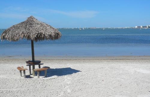 Bayview House | Affordable Two Bedroom Tropical Condo - Private Beach, Pools, Hot Tub