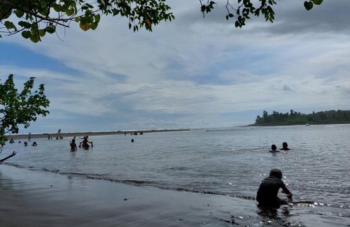 Bandera House | Agradable cabaña frente al mar