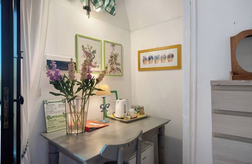 Fisciano Apartment | Agriturismo 'Spacious Room in Agriturismo' with Mountain View, Shared Pool and Wi-Fi